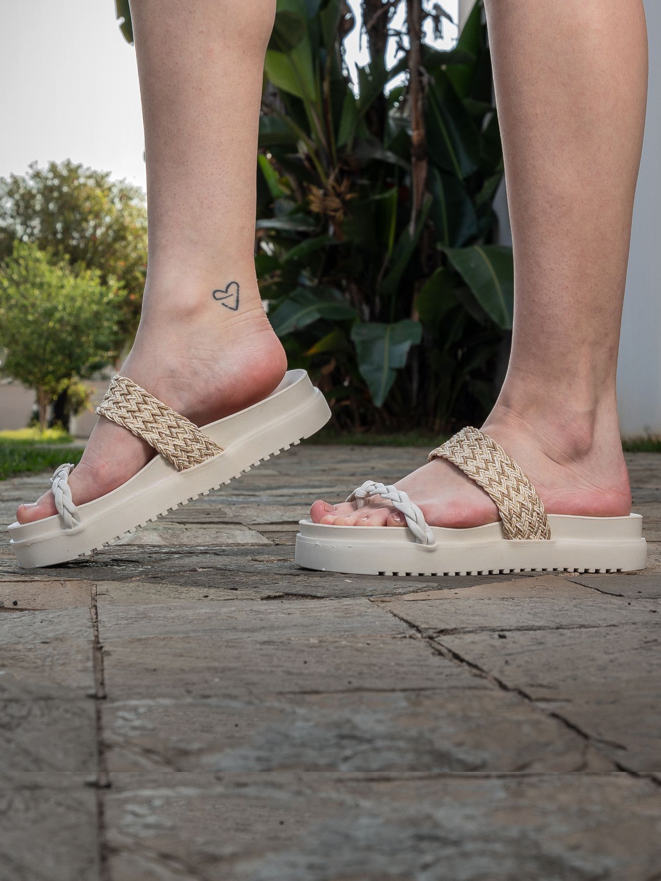 xr:d:DAFtOUGtKz0:27,j:1413405954562604625,t:23090118